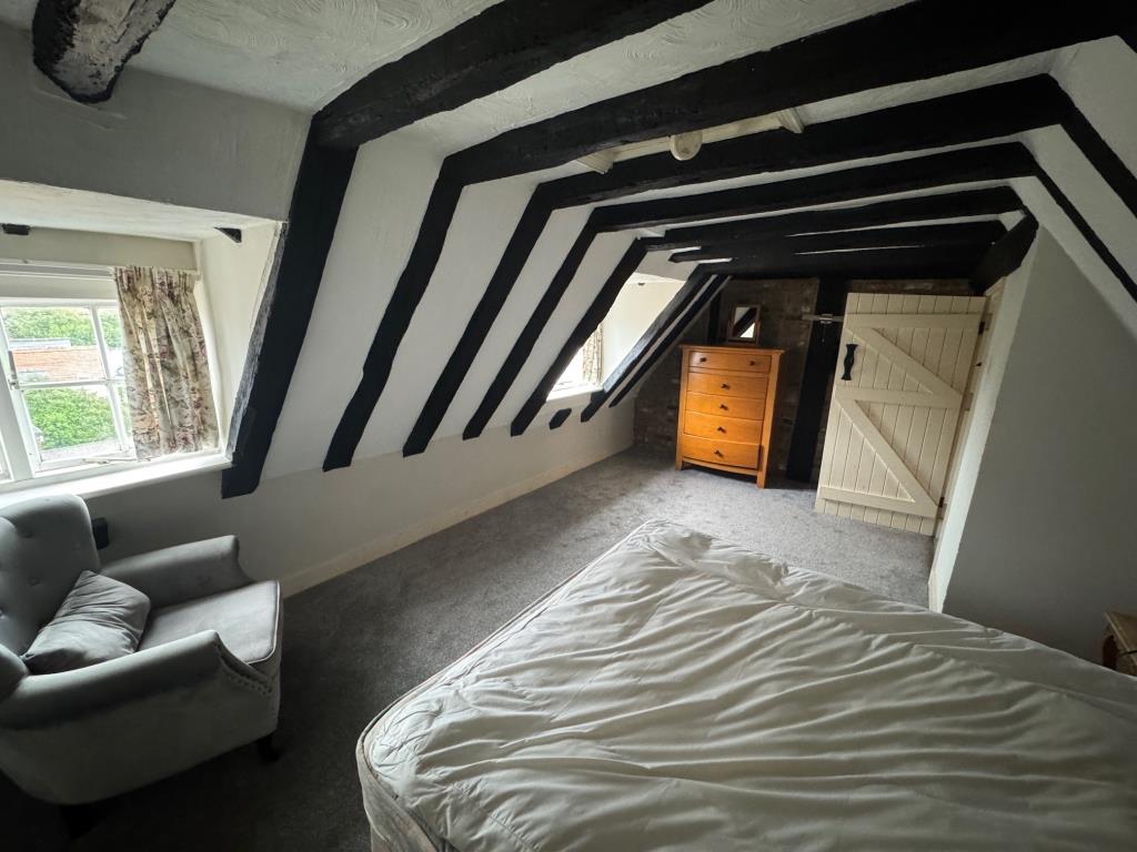 Lot: 109 - THREE-BEDROOM COTTAGE FOR IMPROVEMENT - Bedroom 1 alternative view
